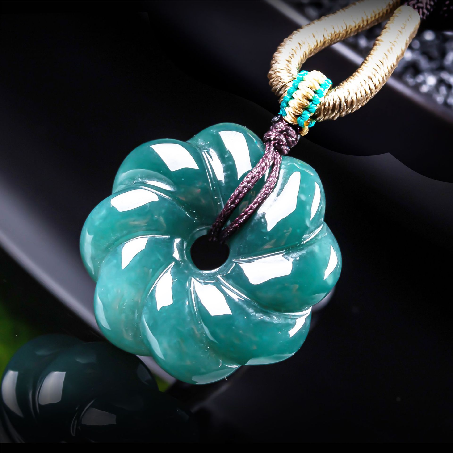 Натуральный бирманский жадеито – обзор и цена Jewelry & Watches Company